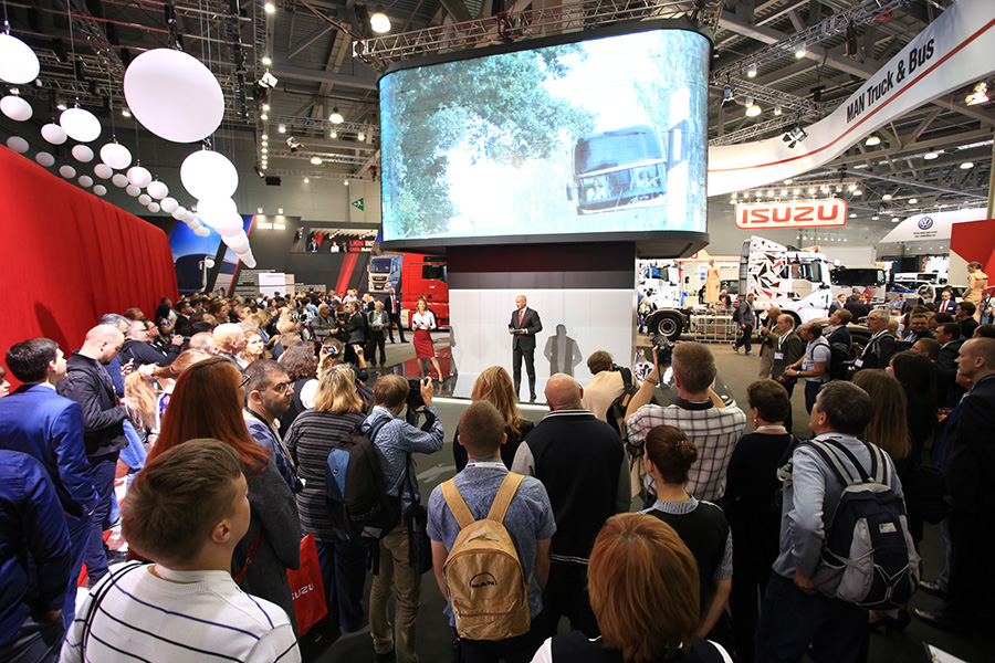 汽車展廳現場，汽車展會嘉賓，車展 